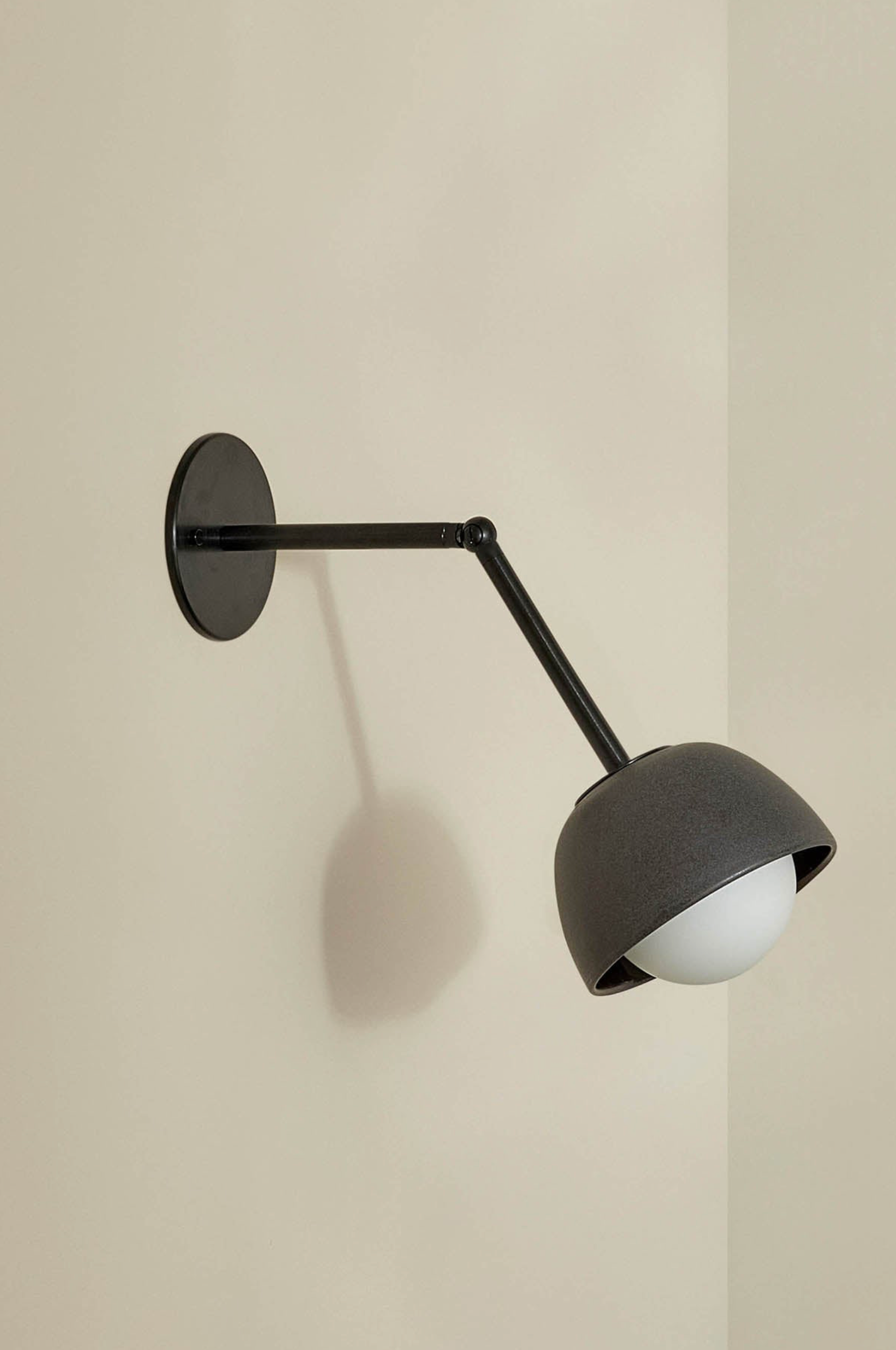 Terra 0 Long Articulating | Wall Light