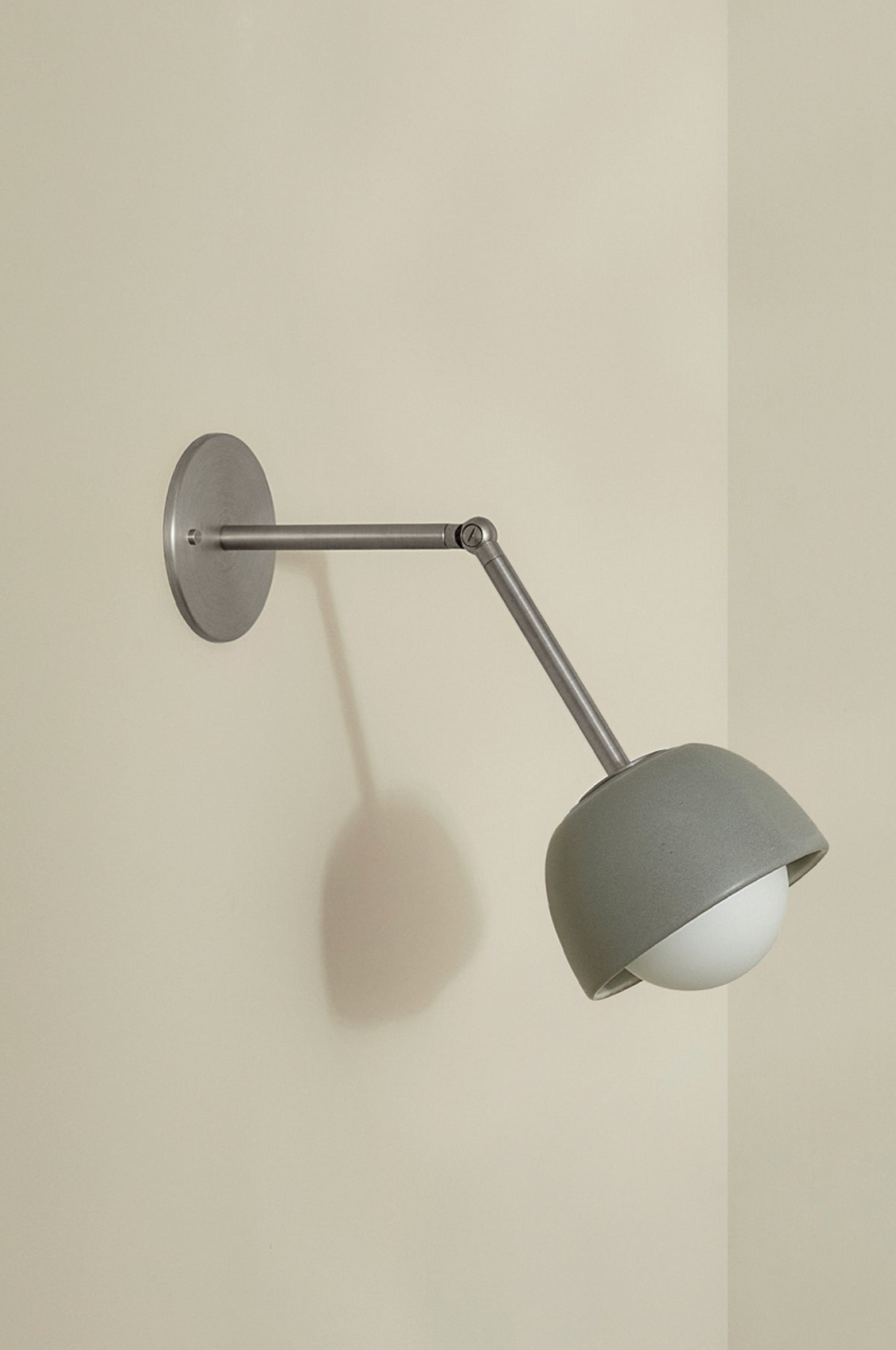 Terra 0 Long Articulating | Wall Light