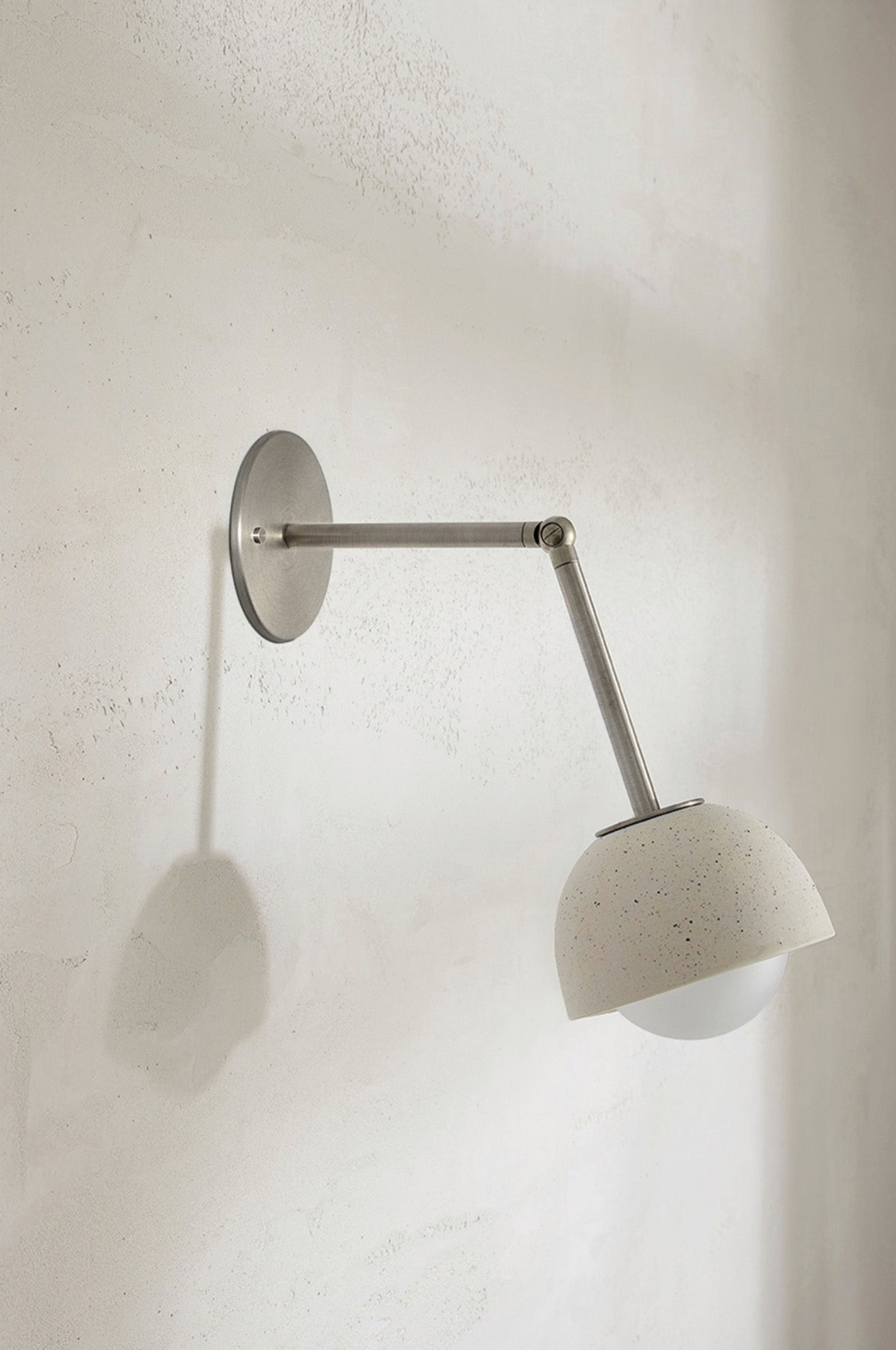 Terra 0 Long Articulating | Wall Light
