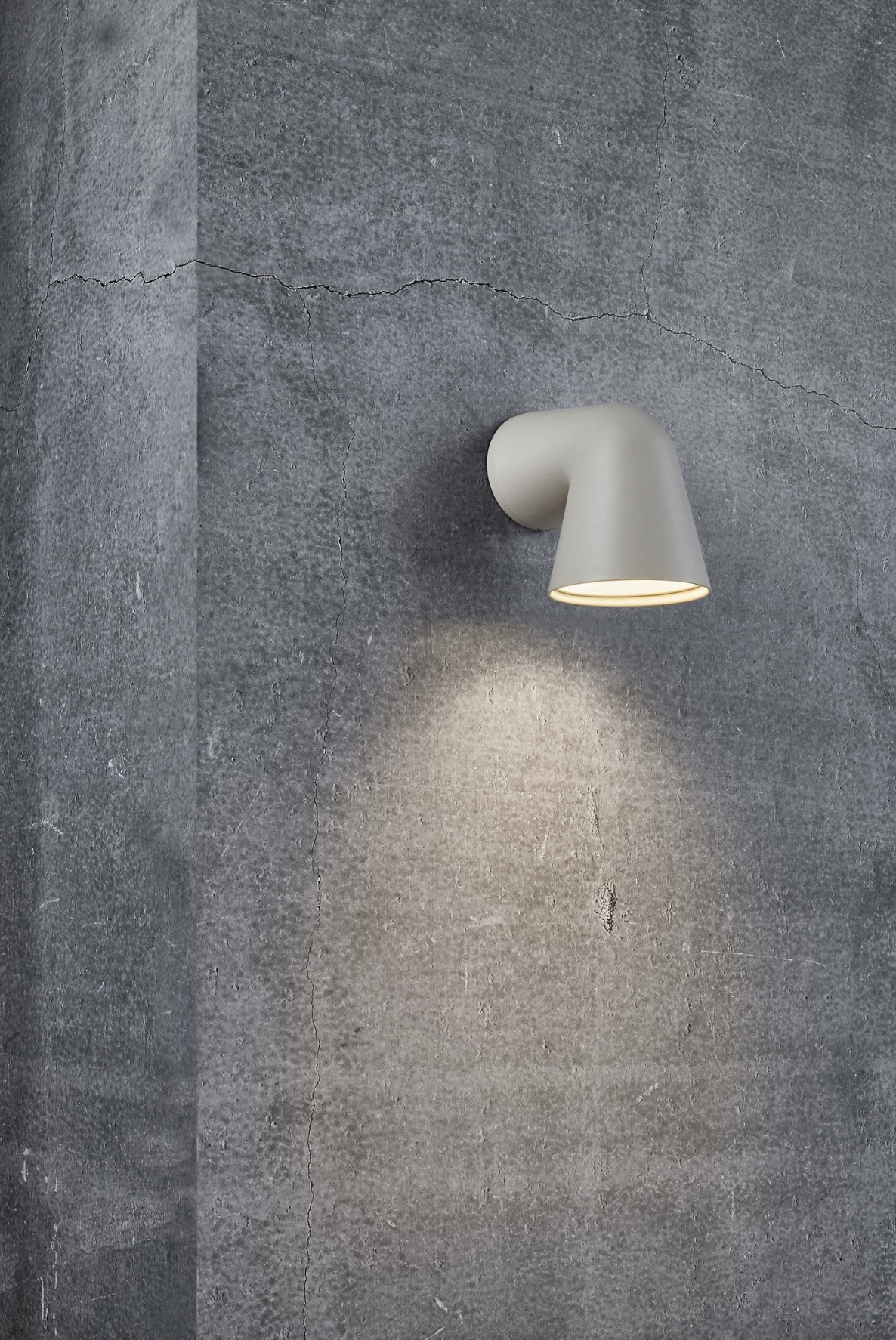 Front Single | Wall Light