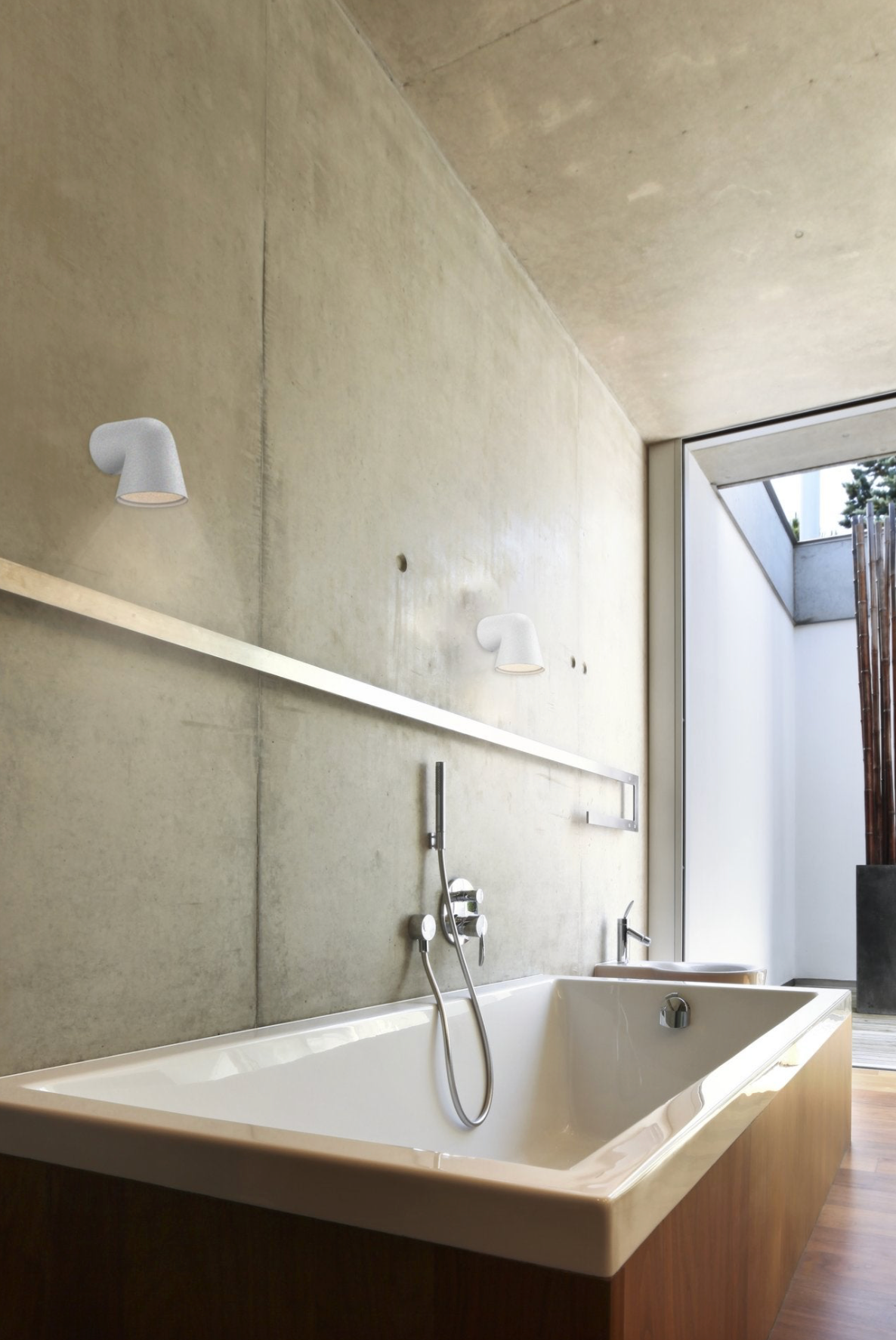 Front Single | Wall Light