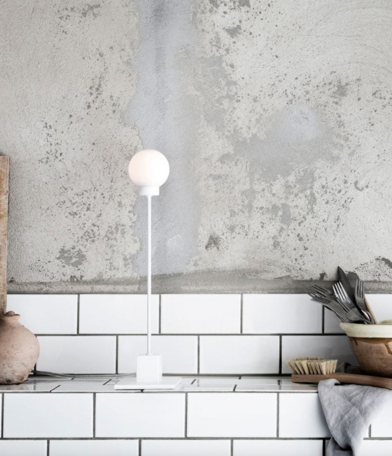 Snowball | Table Lamp