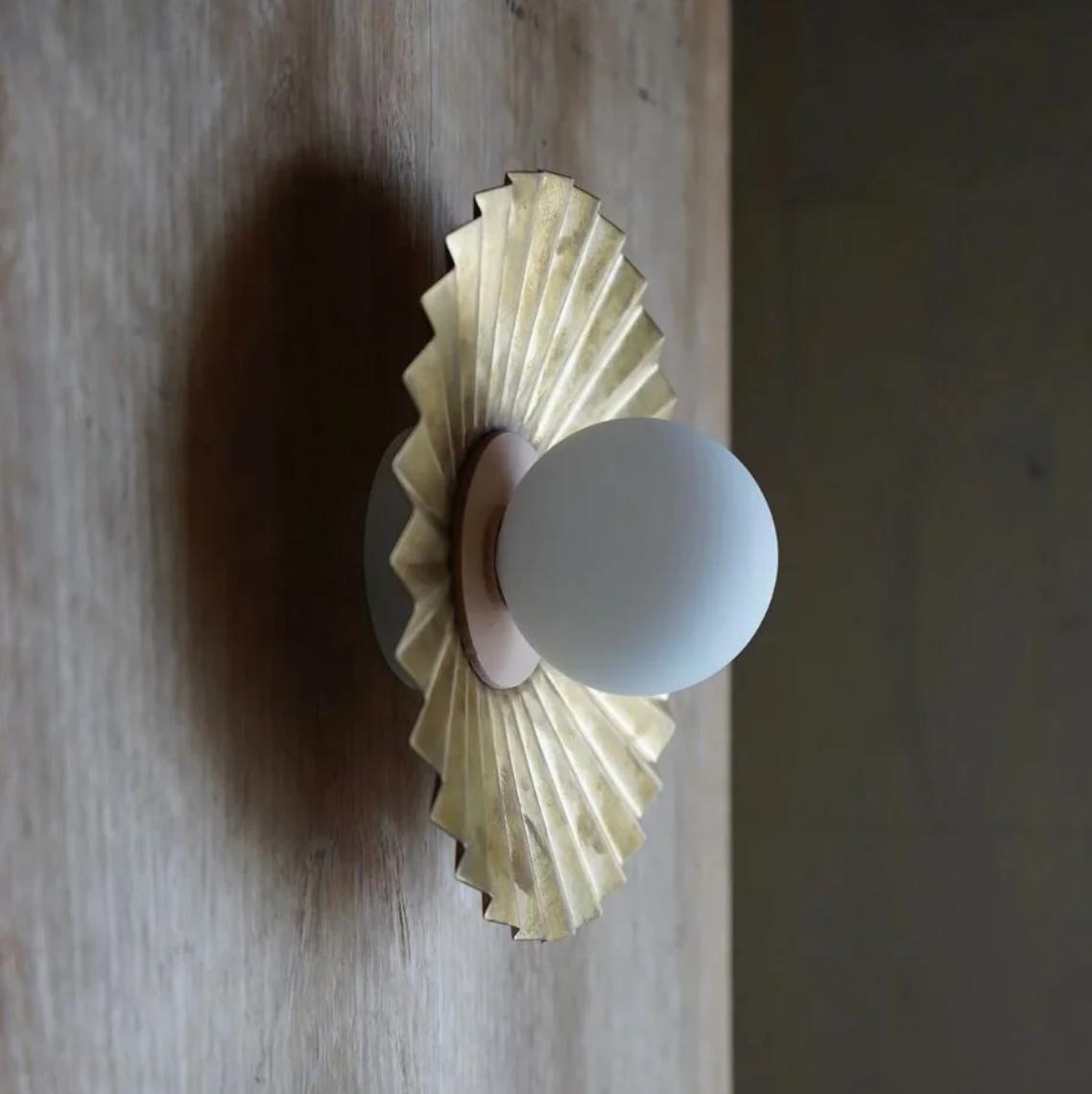 Frillneck | Wall Light