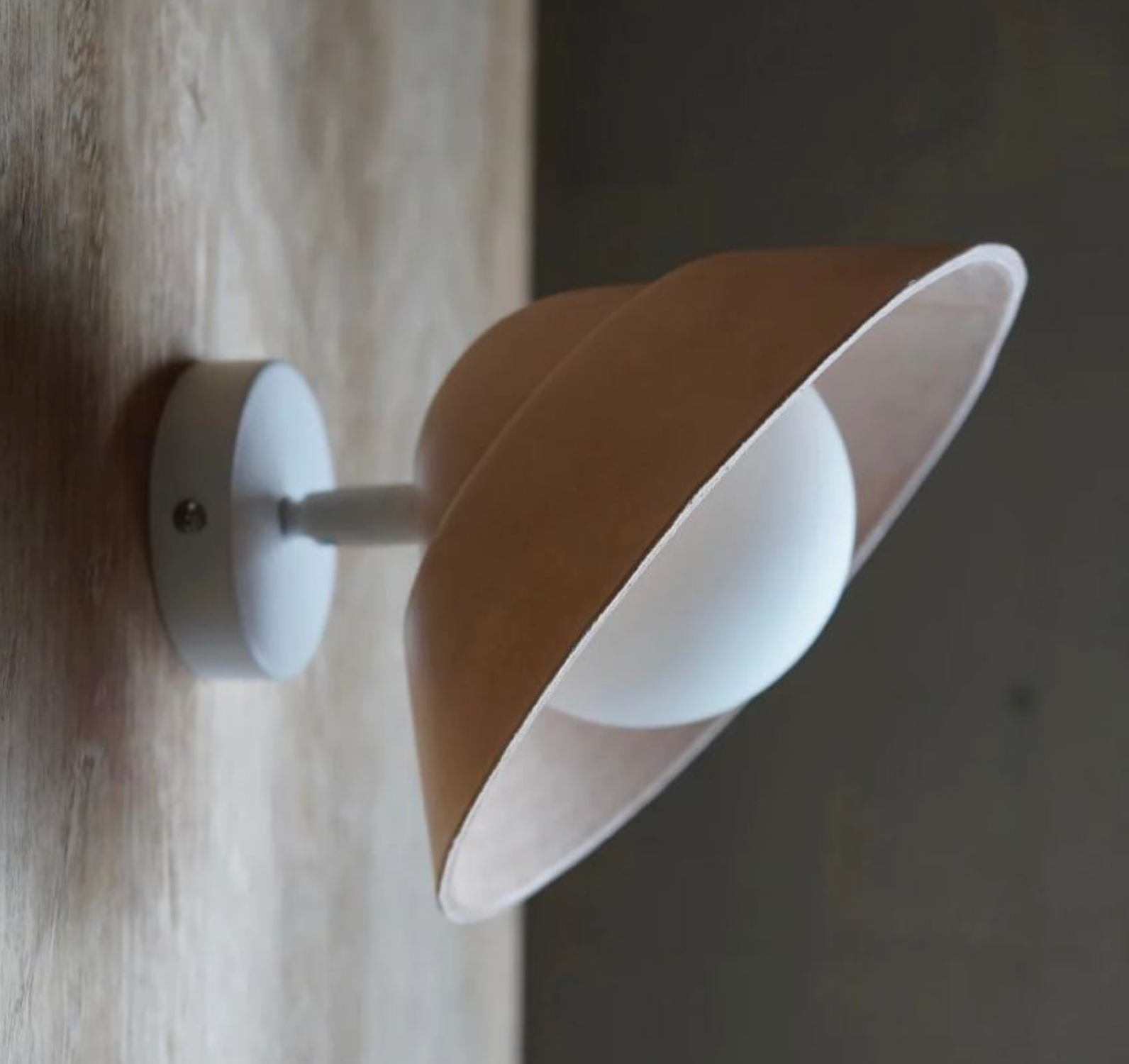Step | Wall Light