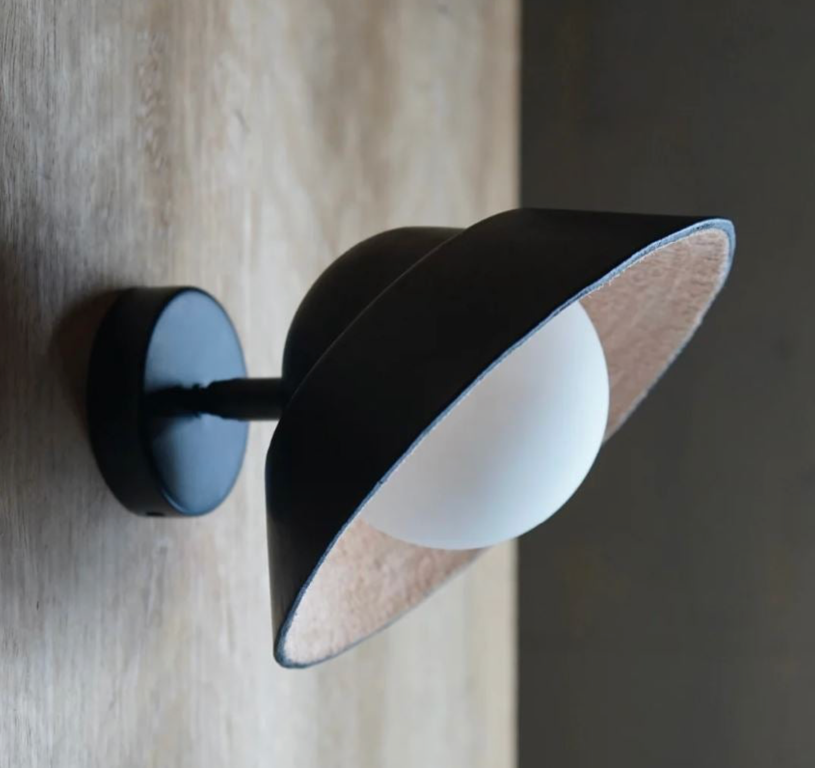 Step | Wall Light