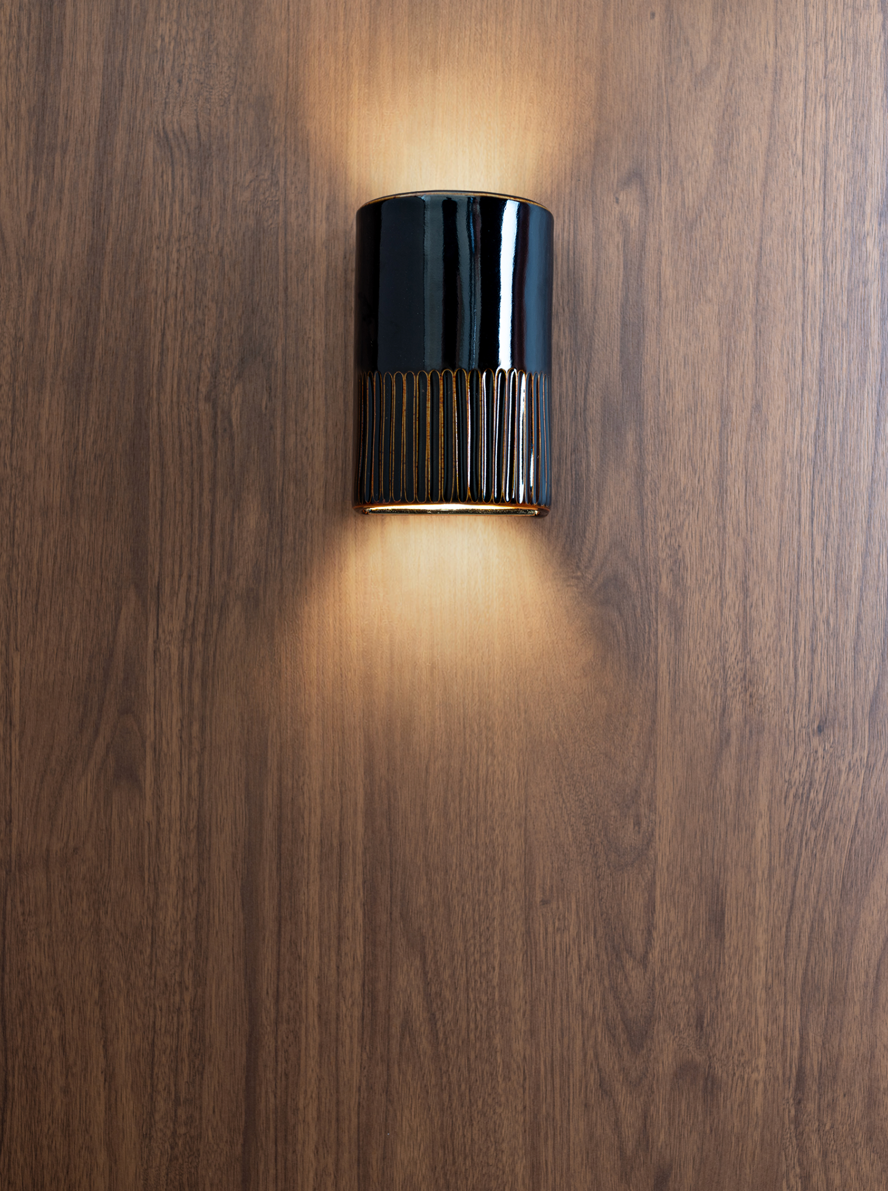 Glazed Day Short | Wall Light