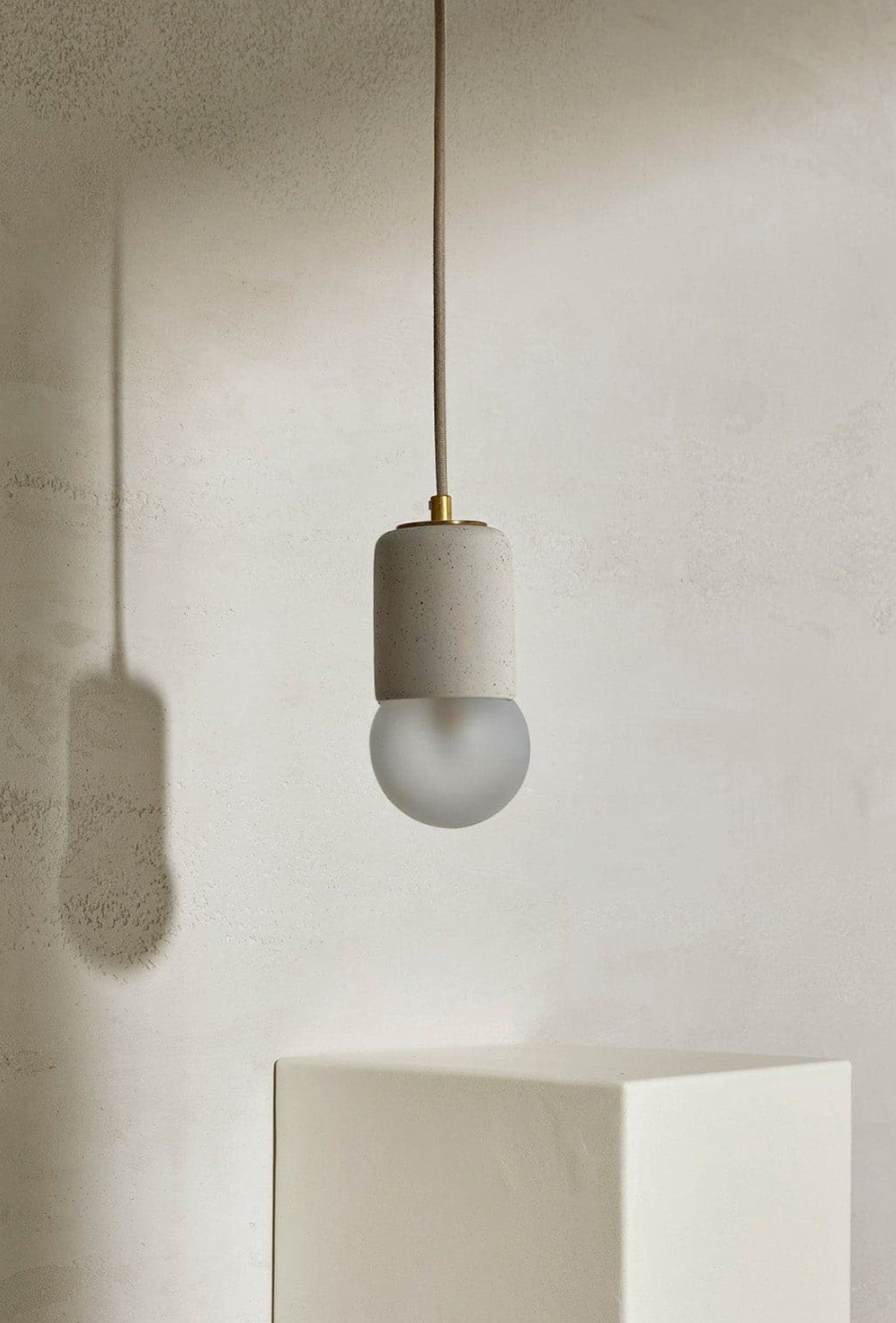 Terra 1 Ceramic Pendant Light – Vanilla Bean / Brass – Marz Designs