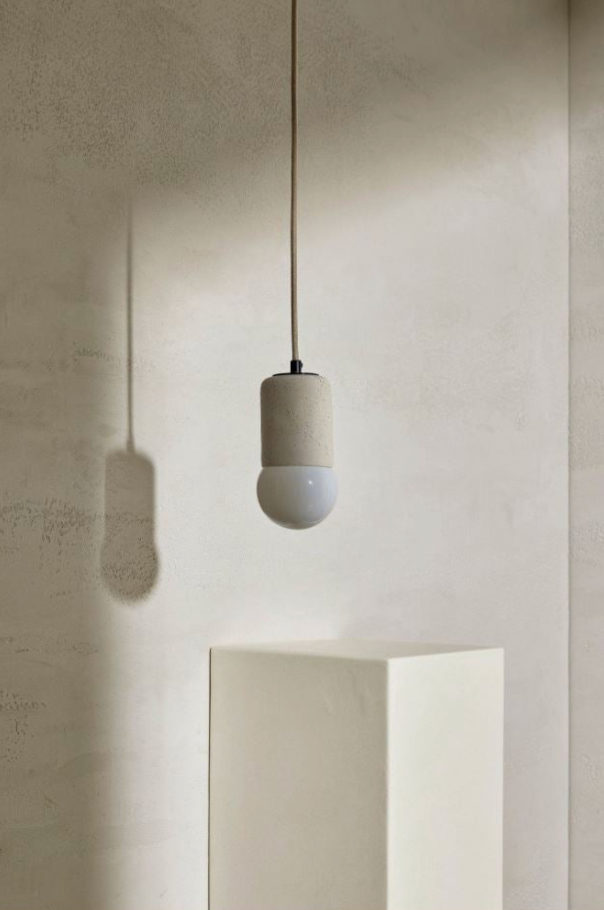 Terra 1 Ceramic Pendant Light – Vanilla Bean / Brushed Black – Marz Designs